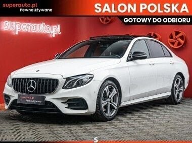 Biały Używany 2020 Mercedes A220 AMG Sedan/Limuzyna | 114 900 zł - Obraz 1/4