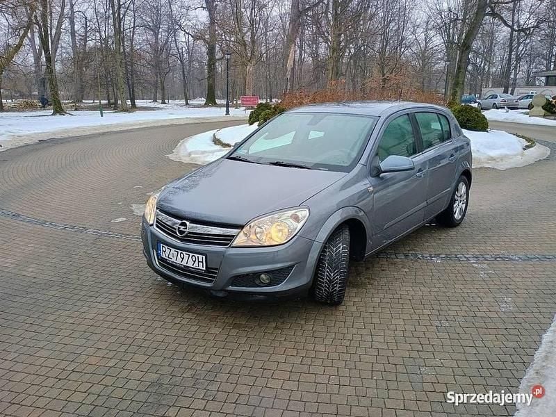 Używany Opel Astra 2007 Grafitowy Hatchback