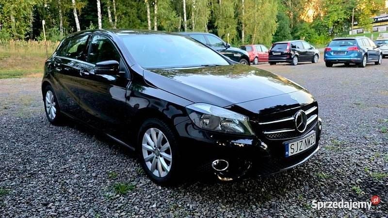 Czarny Używany 2014 Mercedes A180 Hatchback | 46 800 zł (Uczciwa cena) - Obraz 1/4
