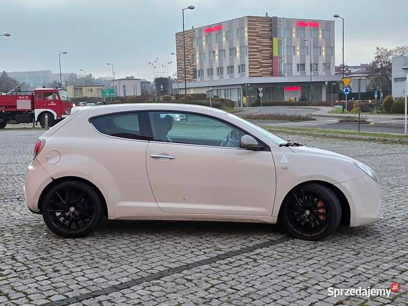 Używany Alfa Romeo MiTo Quadrifoglio Verde 2010 Biały Hatchback