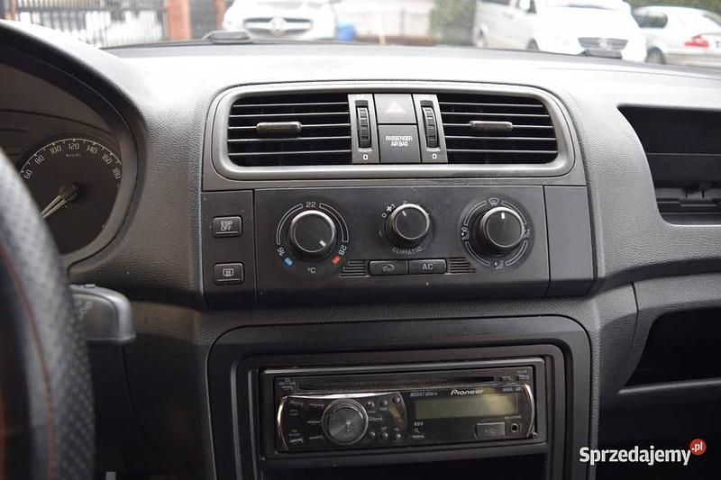 Używany Skoda Roomster 2010 Czarny Minivan