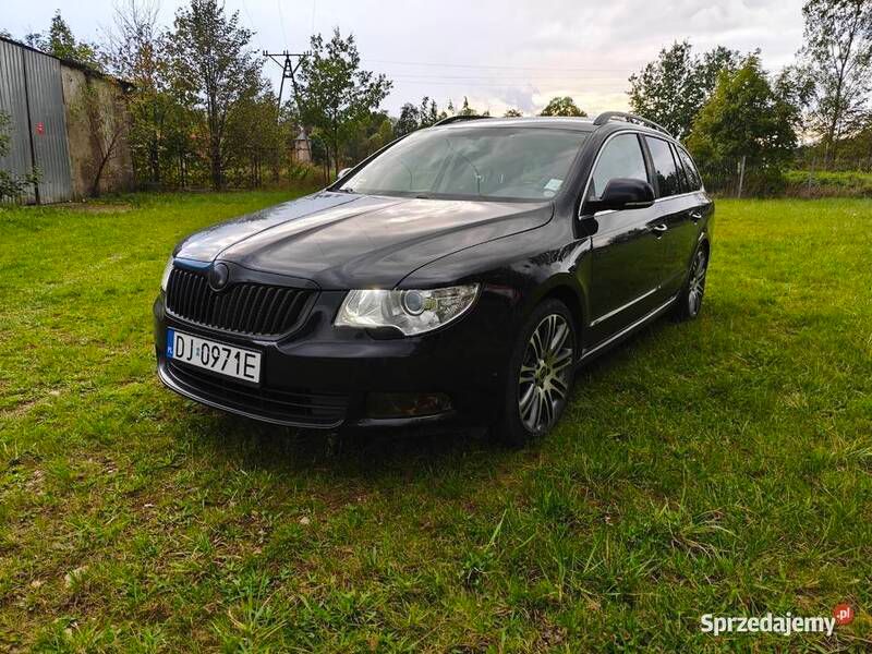Czarny Używany 2012 Skoda Superb Kombi | 30 500 zł (Uczciwa cena) - Obraz 1/4