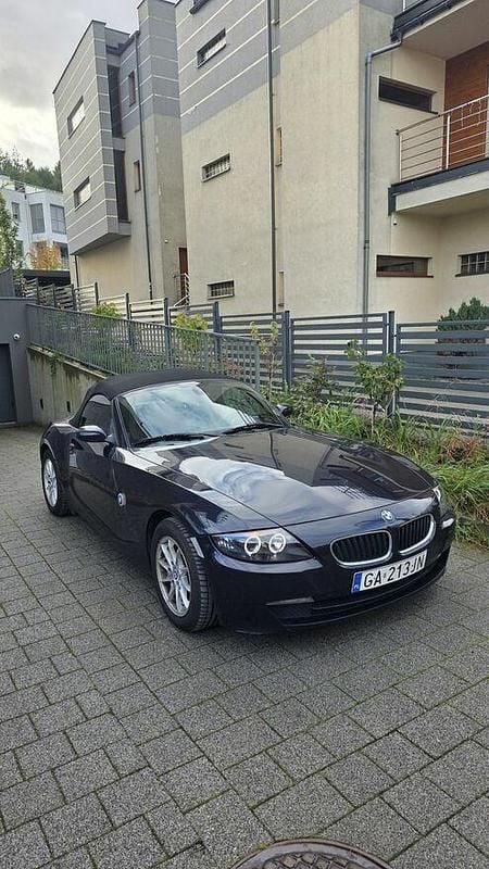Inny kolor Używany 2006 BMW Z4 Kabriolet | 39 900 zł - Obraz 1/4