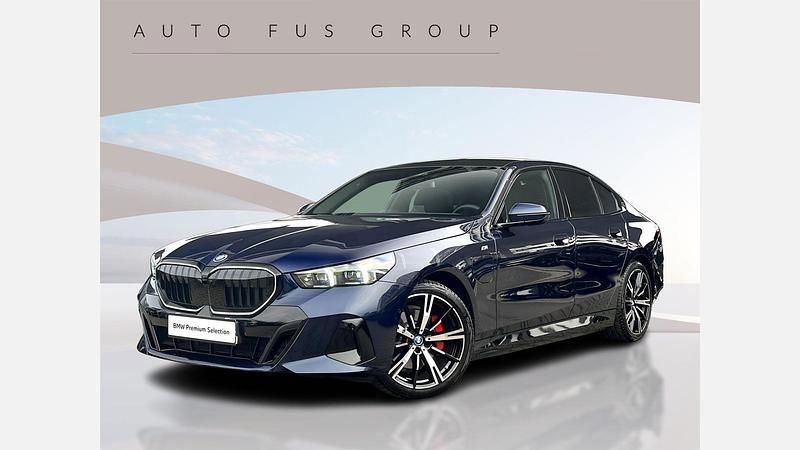 Używany BMW 530e Comfort Edition 190 KM (139 kW) 2024 Niebieski tanzanite bmw individual metalizowany Sedan/Limuzyna