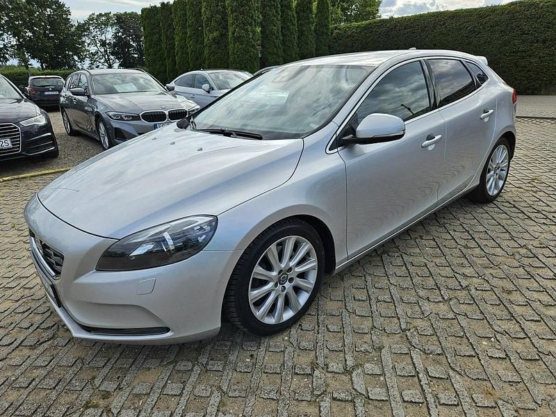 Srebrny Używany 2015 Volvo V40 Kombi | 44 800 zł (Uczciwa cena) - Obraz 1/4