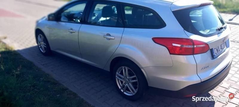 Srebrny Używany 2017 Ford Focus Trend Kombi | 25 499 zł (Uczciwa cena) - Obraz 1/4