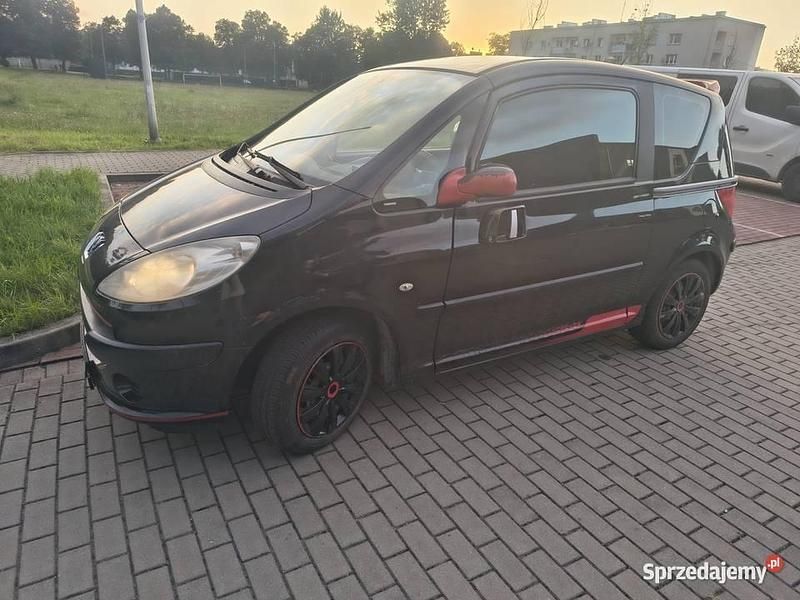 Czarny Używany 2005 Peugeot 1007 Hatchback | 5500 zł - Obraz 1/4