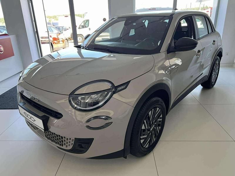 Lakier metalizowany beżowy sabbia Nowe 2025 Fiat 600 Pop Hatchback | 88 726 zł - Obraz 1/3
