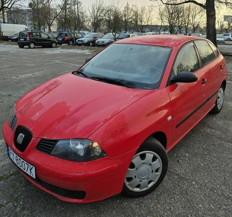 Czerwony Używany 2003 Seat Ibiza Hatchback | 5555 zł (Uczciwa cena) - Obraz 1/4
