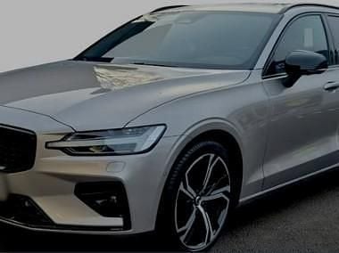 Używany Volvo V60 265 KM (194 kW) 2025 Beżowy (metalik) Kombi