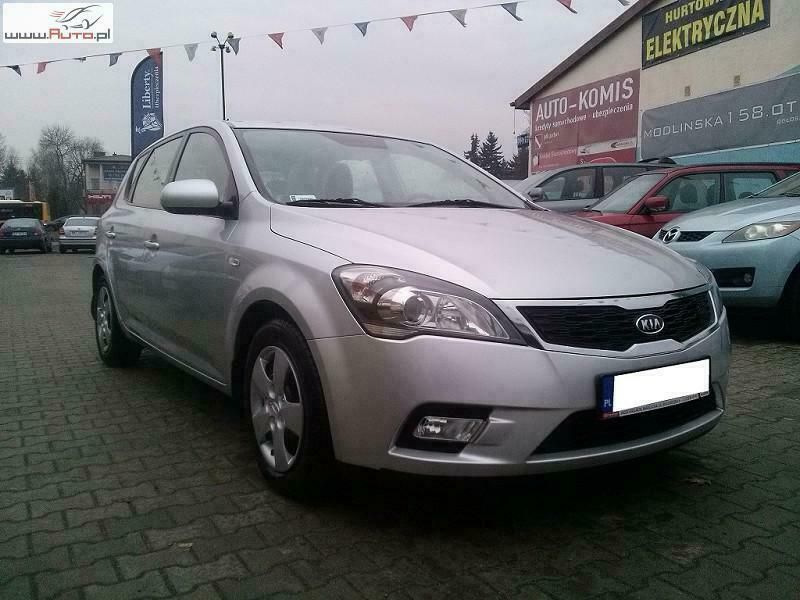 Srebrny Używany 2010 Kia Ceed Hatchback | 27 900 zł - Obraz 1/4