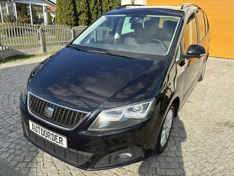 Czarny (metalik) Używany 2011 Seat Alhambra Minivan | 43 950 zł (Drogi) - Obraz 1/4