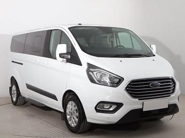 Biały Używany 2018 Ford Tourneo Custom Minivan | 114 999 zł - Obraz 1/4