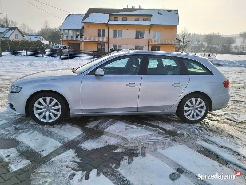 Używany Audi A4 2011 Srebrny Kombi