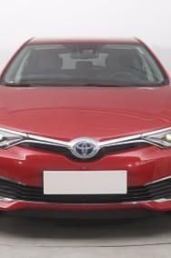 Używany Toyota Auris 136 KM (100 kW) 2016 Czerwony Hatchback