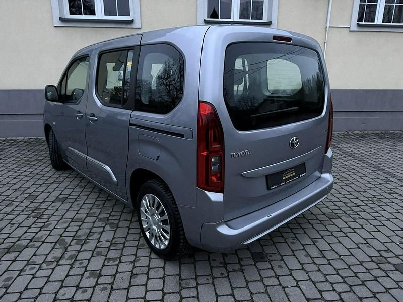 Używany Toyota Proace Verso City 102 KM (75 kW) 2020 Srebrny Kombi