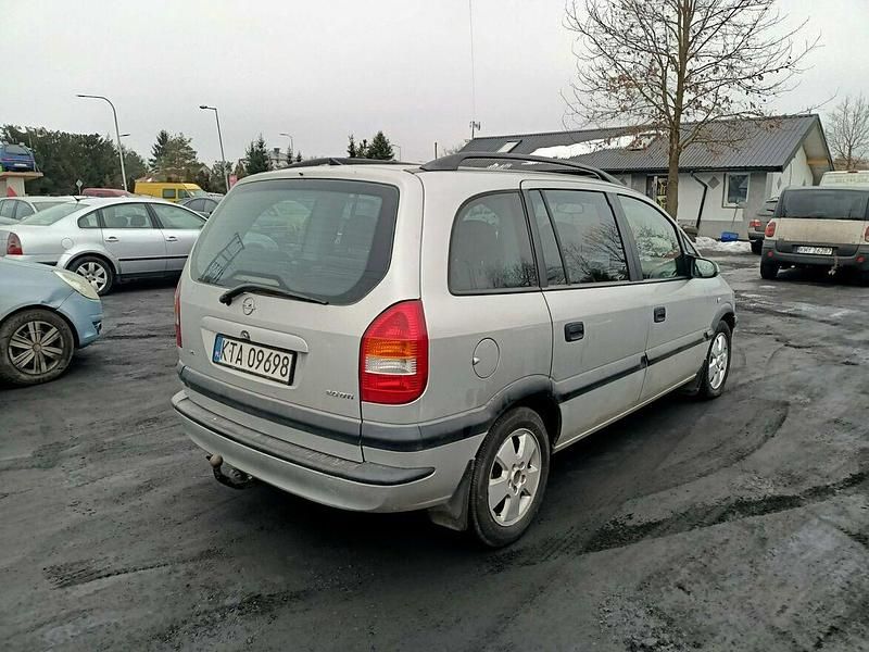 Używany Opel Zafira 101 KM (74 kW) 2001 Srebrny Minivan