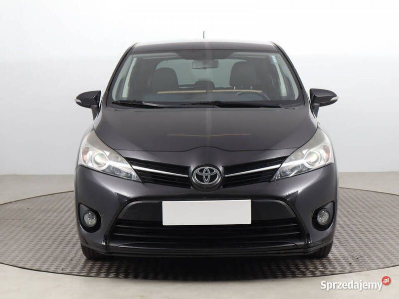 Czarny Używany 2014 Toyota Verso Minivan | 36 999 zł (Uczciwa cena) - Obraz 1/4