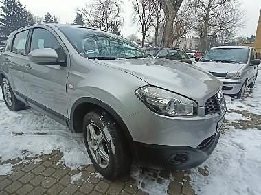 Srebrny Używany 2011 Nissan Qashqai SUV | 32 700 zł (Dość drogi) - Obraz 1/4