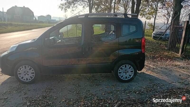 Czarny Używany 2010 Fiat Qubo Trekking Minivan | 15 900 zł - Obraz 1/4