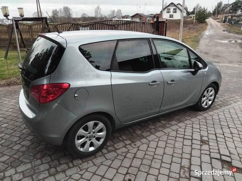 Używany Opel Meriva 2012 Szary Minivan