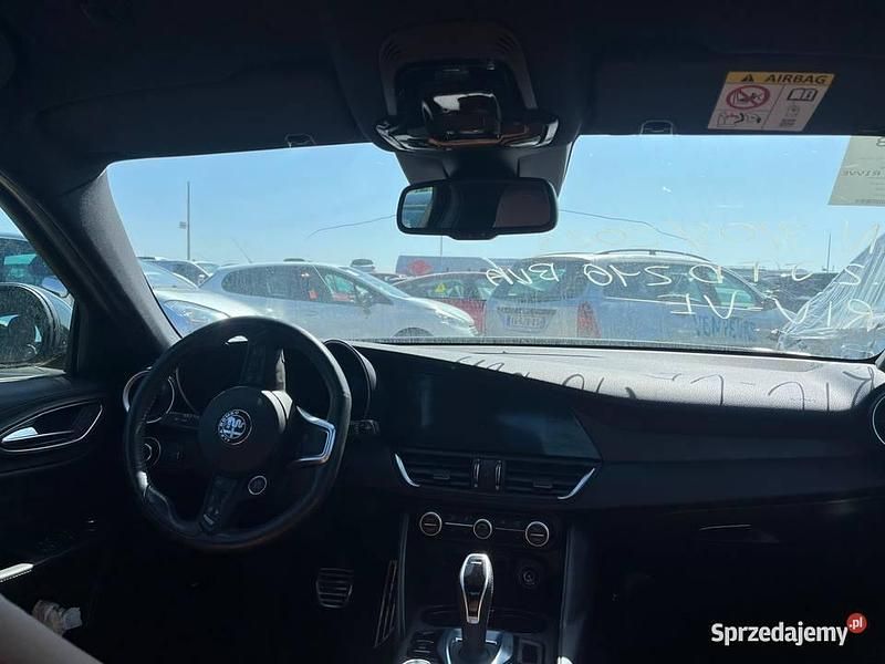 Używany Alfa Romeo Giulia 2023 Szary Sedan/Limuzyna