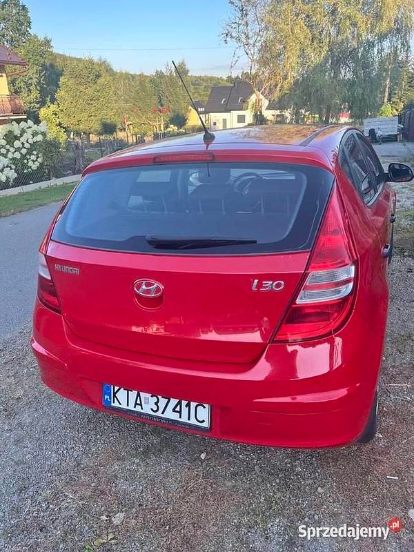 Czerwony Używany 2007 Hyundai i30 Sedan/Limuzyna | 10 000 zł (Uczciwa cena) - Obraz 1/4