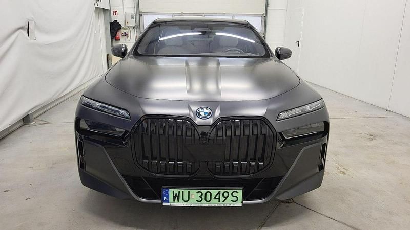 Używany BMW i7 M Sport 400 kW (544 KM) 2022 Grafitowy Sedan/Limuzyna