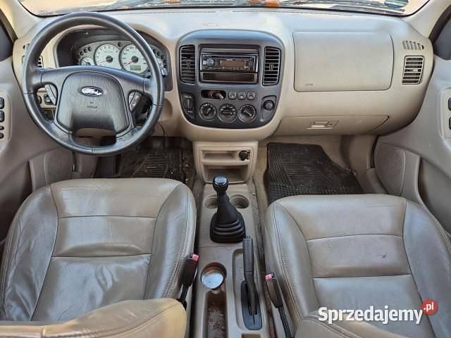 Używany Ford Maverick 2003 Czarny SUV