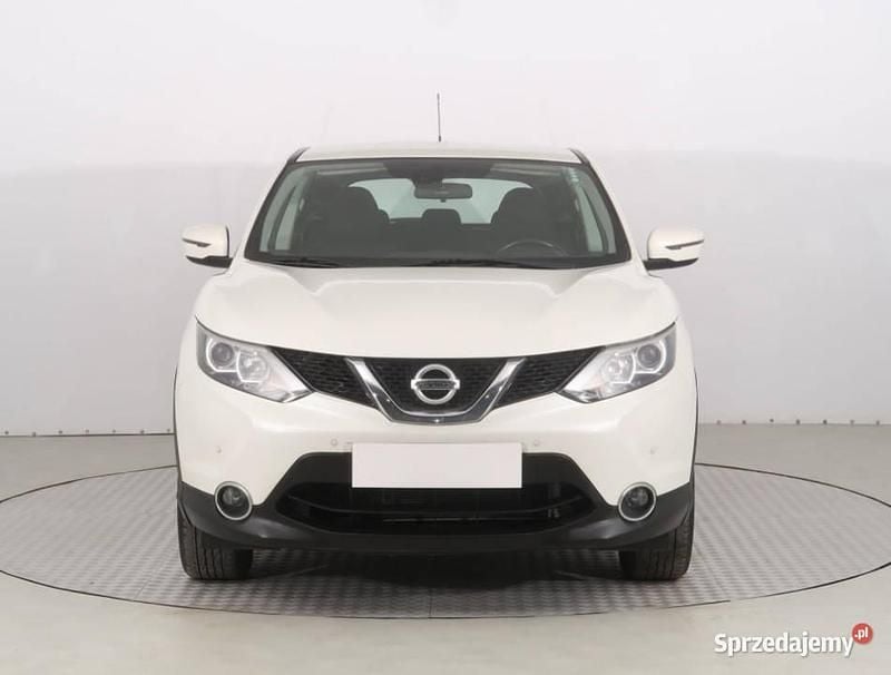 Biały Używany 2016 Nissan Qashqai SUV | 44 999 zł (Dobra cena) - Obraz 1/4