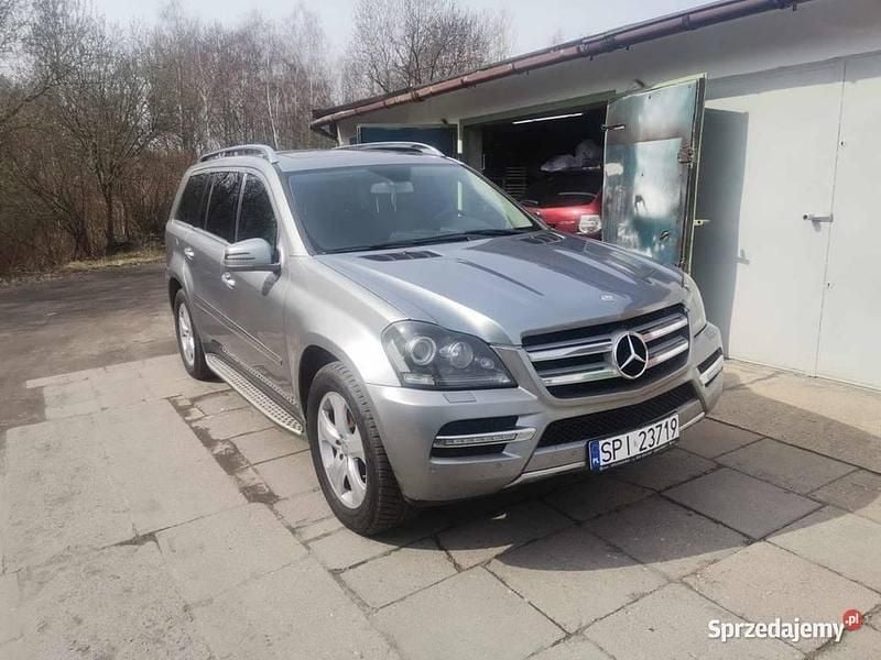Srebrny Używany 2011 Mercedes GL450 SUV | 45 000 zł - Obraz 1/4
