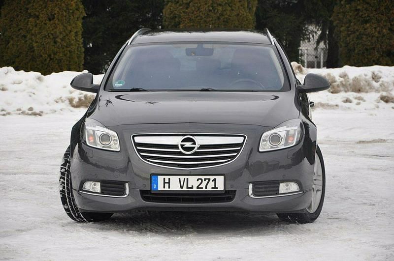 Używany Opel Insignia 220 KM (161 kW) 2010 Szary (metalik) Kombi