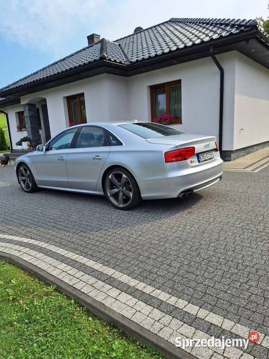 Srebrny Używany 2013 Audi S8 Sedan/Limuzyna | 99 000 zł - Obraz 1/4