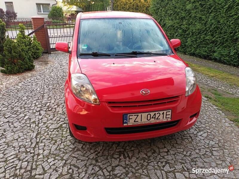 Używany Daihatsu Sirion 91 KM (66 kW) 2010 Czerwony Hatchback