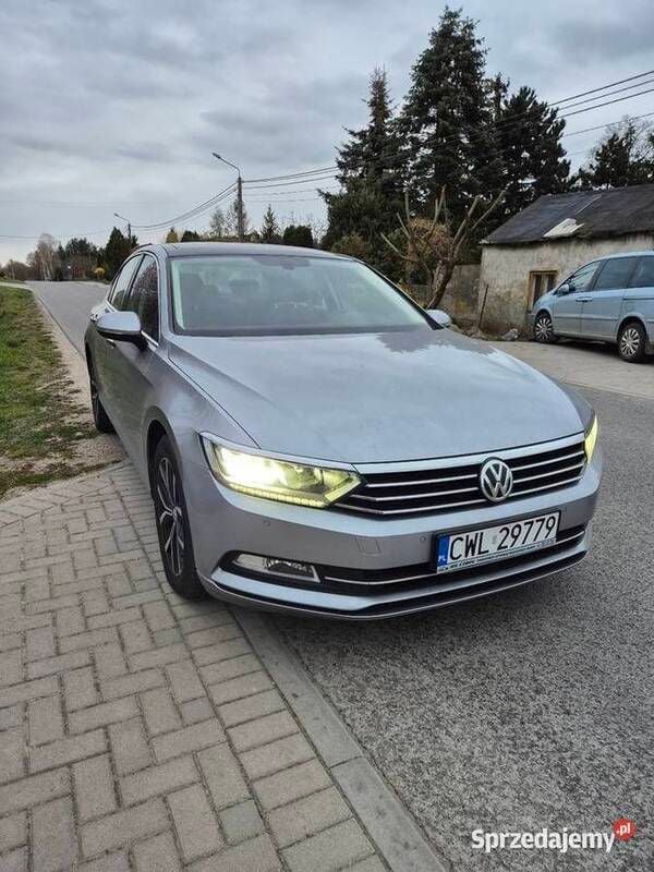 Szary Używany 2019 VW Passat Sedan/Limuzyna | 59 000 zł (Super Cena) - Obraz 1/4
