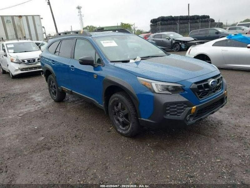 Niebieski Używany 2024 Subaru Outback SUV | 80 910 zł - Obraz 1/3