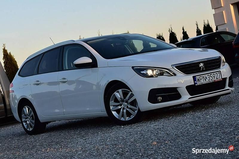 Biały (metalik) Używany 2017 Peugeot 308 Kombi | 32 900 zł (Uczciwa cena) - Obraz 1/4