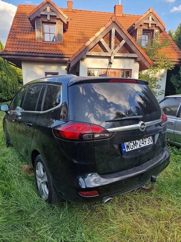 Używany Opel Zafira Elite 2018 Czarny Minivan
