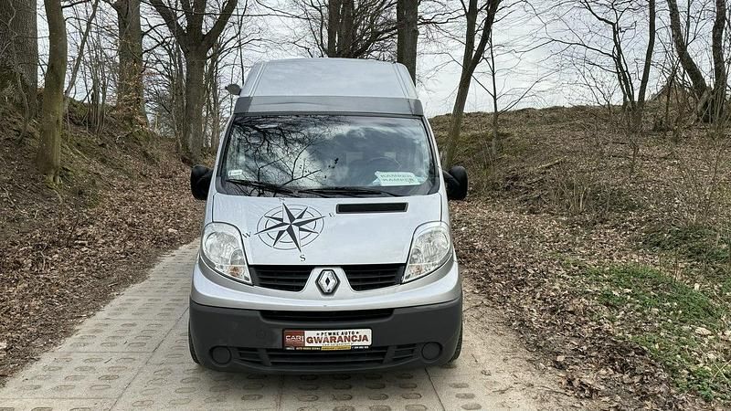 Używany Renault Trafic 115 KM (84 kW) 2010 Srebrny Minivan
