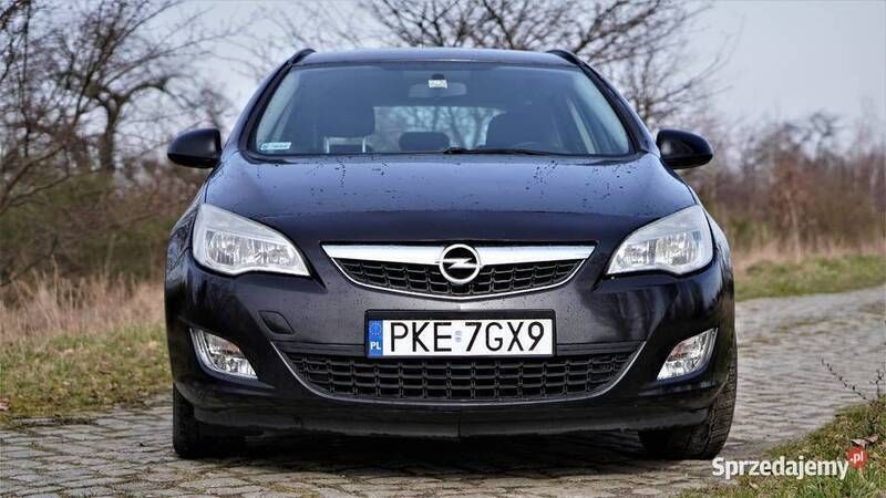 Używany Opel Astra Cosmo 2012 Czarny Sedan/Limuzyna