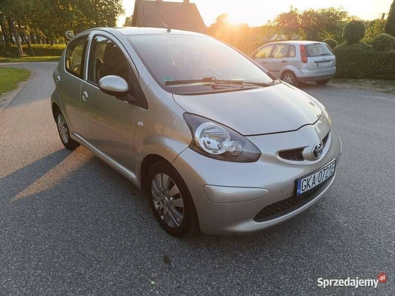 Złoty Używany 2007 Toyota Aygo Hatchback | 10 500 zł (Uczciwa cena) - Obraz 1/4