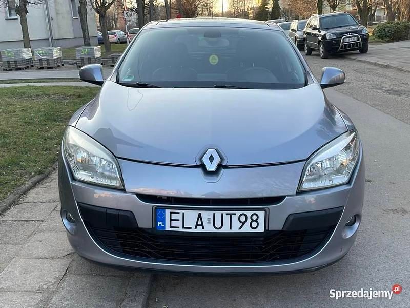 Srebrny Używany 2009 Renault Mégane III Hatchback | 22 900 zł (Uczciwa cena) - Obraz 1/4