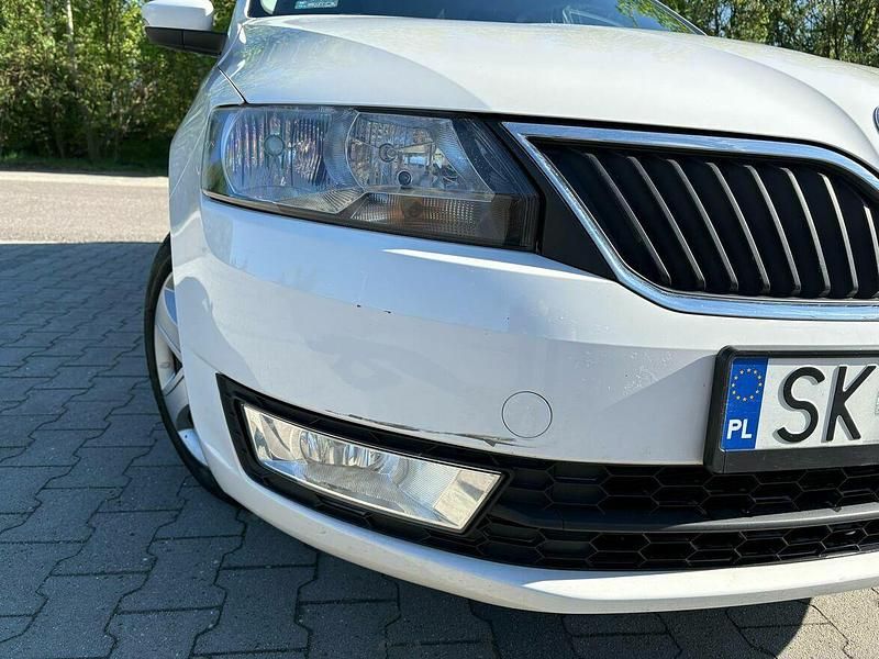 Biały Używany 2016 Skoda Rapid Sedan/Limuzyna | 22 000 zł - Obraz 1/4