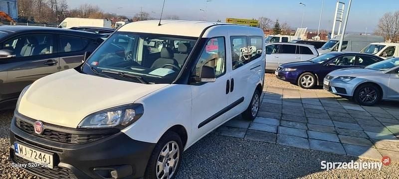 Biały Używany 2021 Fiat Doblò Minivan | 28 500 zł (Uczciwa cena) - Obraz 1/4