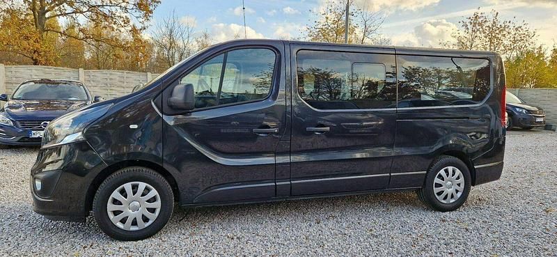 Używany Opel Vivaro 145 KM (106 kW) 2017 Czarny Minivan