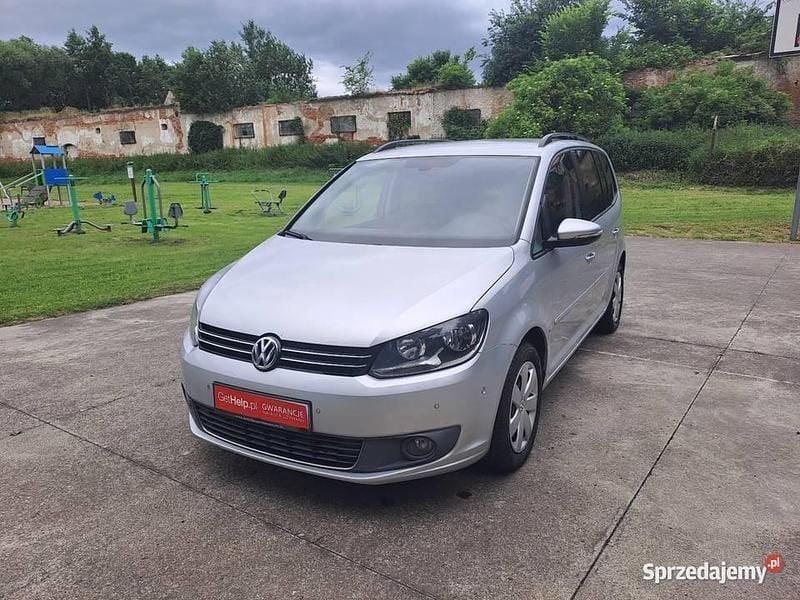 Używany VW Touran 2011 Srebrny Minivan