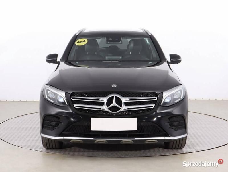 Czarny Używany 2018 Mercedes GLC250 SUV | 119 999 zł - Obraz 1/4
