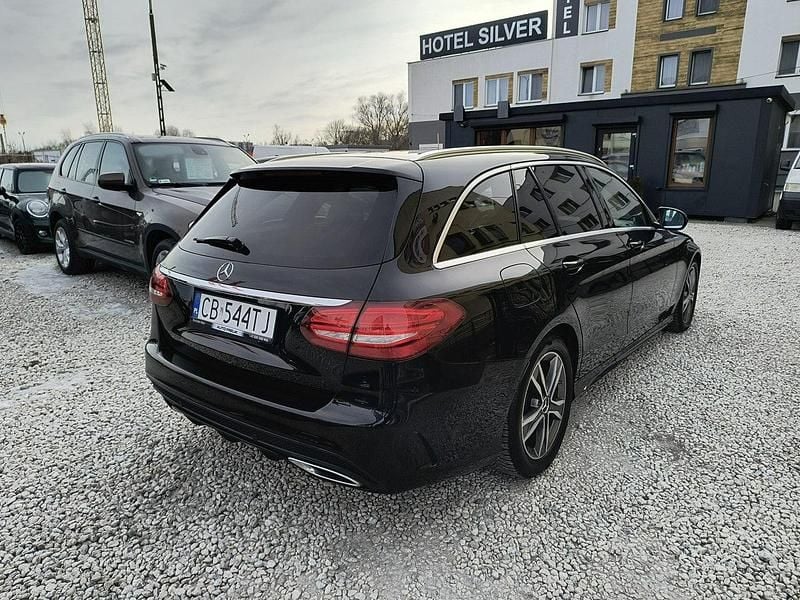 Używany Mercedes C250 AMG 204 KM (150 kW) 2015 Czarny Kombi