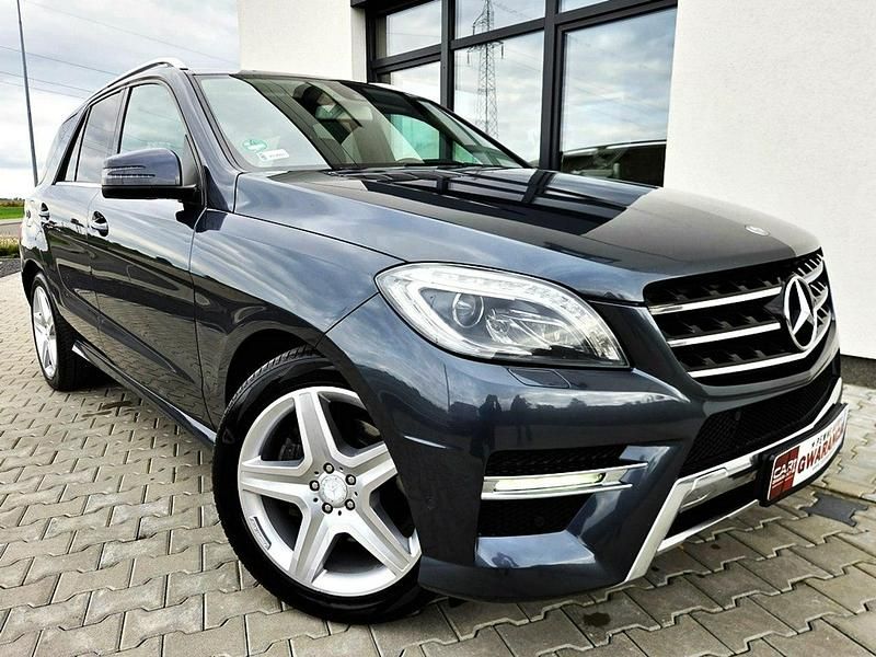 Szary (metalik) Używany 2012 Mercedes ML350 SUV | 79 999 zł - Obraz 1/4