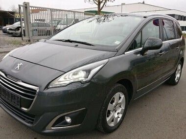 Biały Używany 2015 Peugeot 5008 Active Minivan | 41 711 zł (Uczciwa cena) - Obraz 1/4